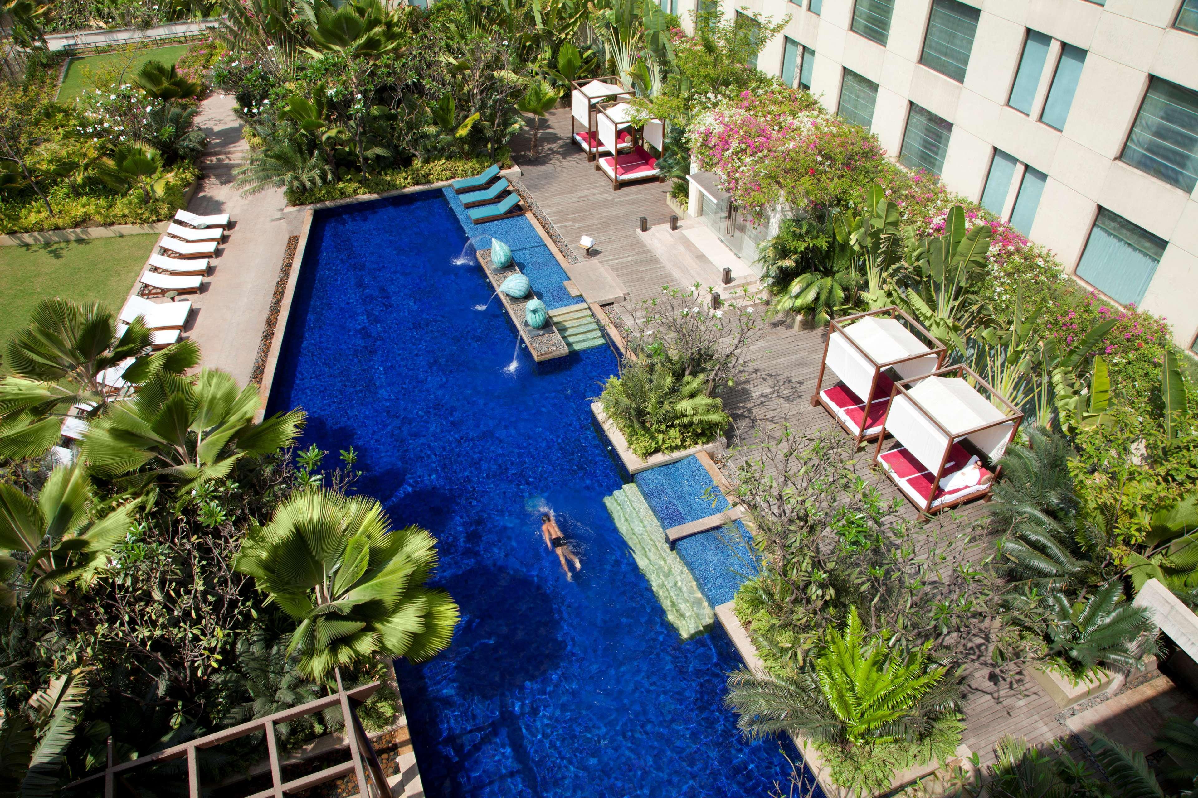 Hyatt Pune Dış mekan fotoğraf The pool at the Park