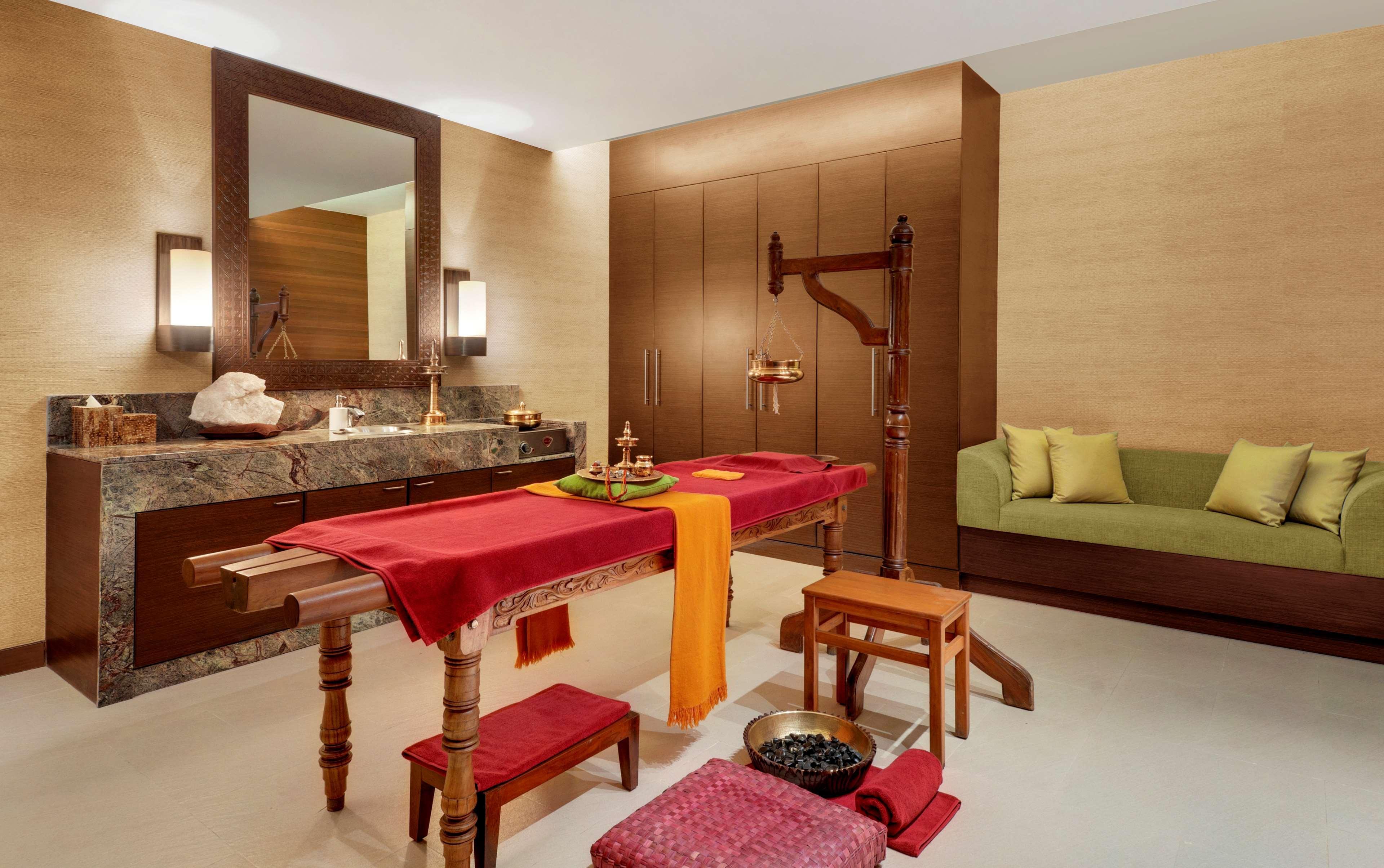 Hyatt Pune Dış mekan fotoğraf Ayurvedic massage room