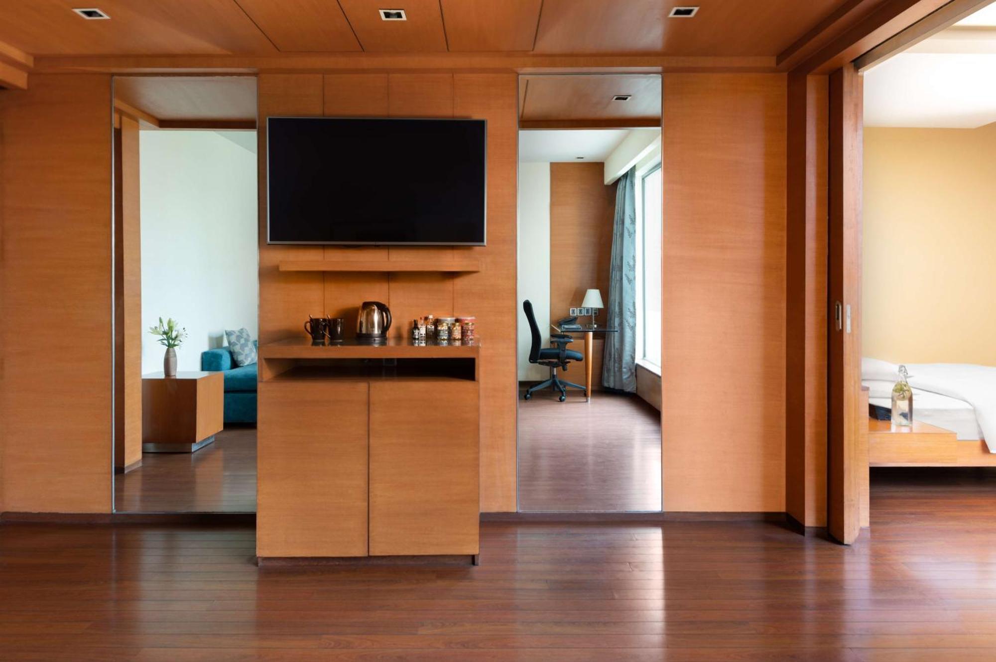 Hyatt Pune Dış mekan fotoğraf Suite at the Park, Hyderabad