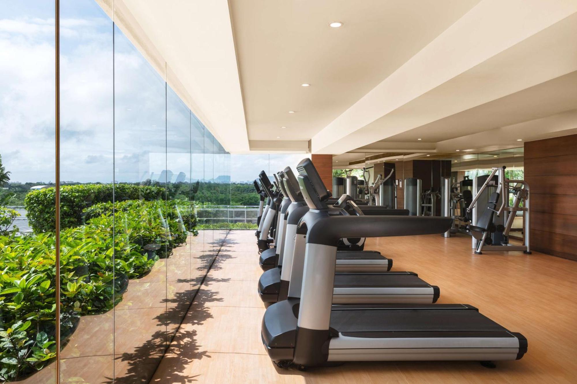 Hyatt Pune Dış mekan fotoğraf The gym at the hotel