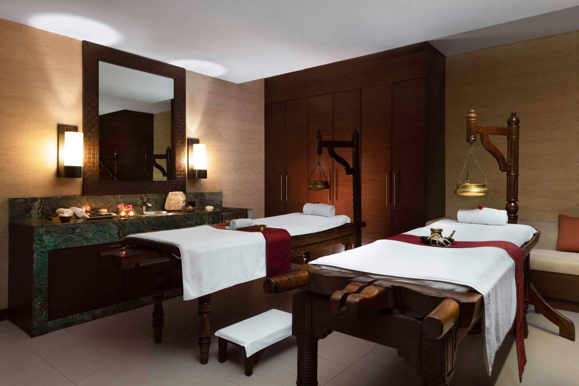 Hyatt Pune Dış mekan fotoğraf A treatment room at the spa