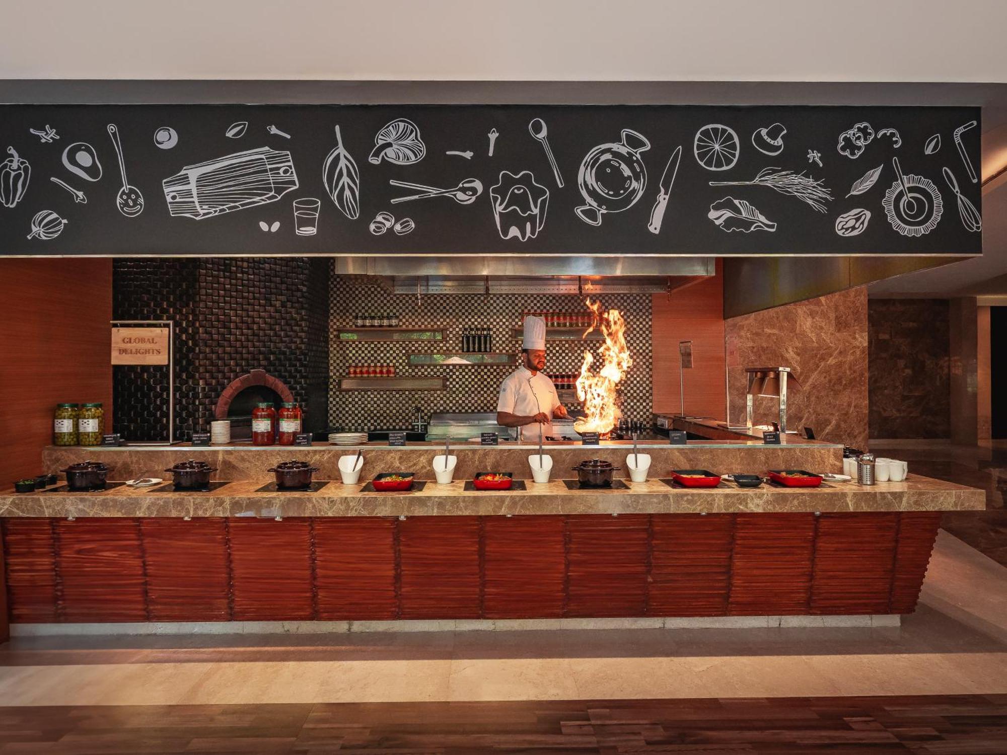 Hyatt Pune Dış mekan fotoğraf Live Kitchen at The Park, Hyderabad